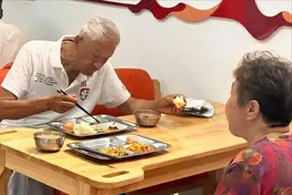 凡是能活過90歲的老年人，大多都不喜歡吃5種食物，看看你愛吃嗎