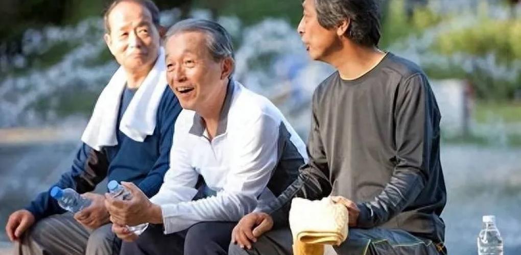 醫(yī)生：凡是能獲得高壽的老人，大多不愛吃4物，看看有你愛吃的嗎