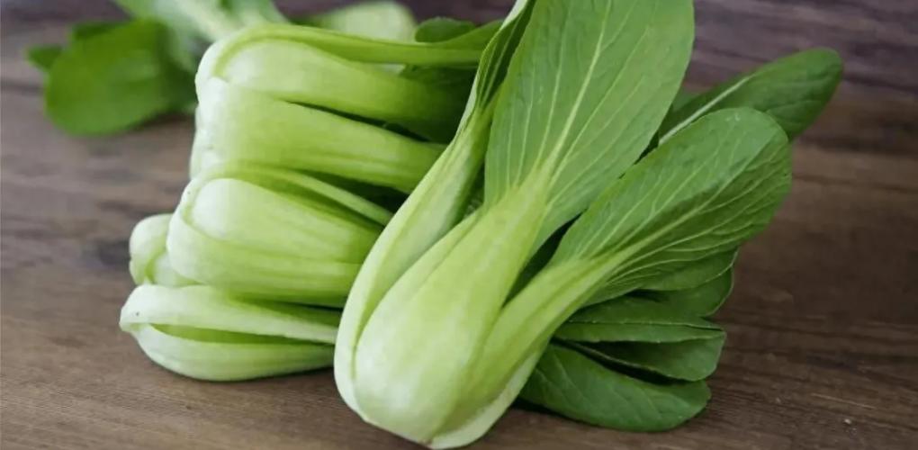 醫(yī)生研究發(fā)現(xiàn)：一周吃4次蔬菜的老人，不出半個(gè)月，身體或有6變化
