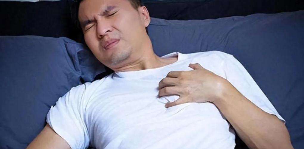 心梗與睡覺有關(guān)？再三勸告：睡覺不要做這4件事，或加大心梗風險