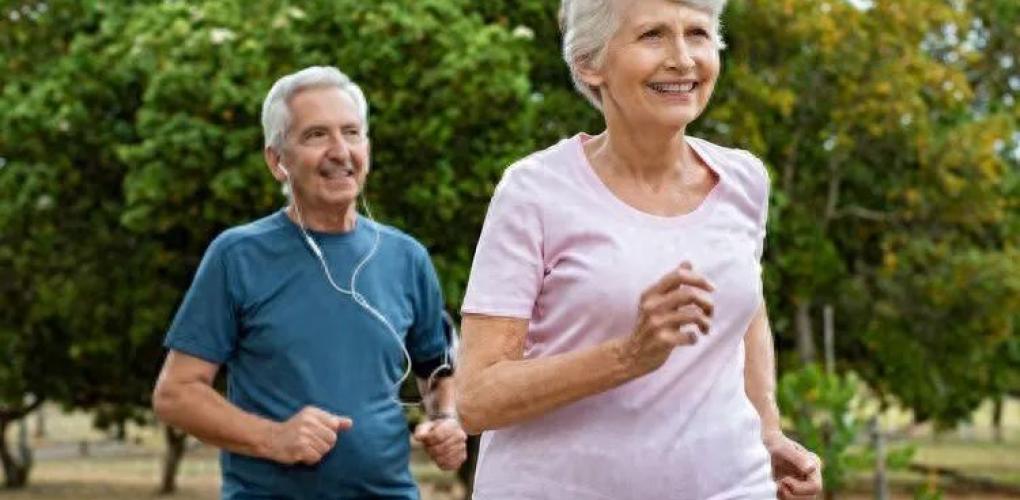 70歲后為什么會“斷崖式”衰老？做好5件事，讓衰老來得慢一點