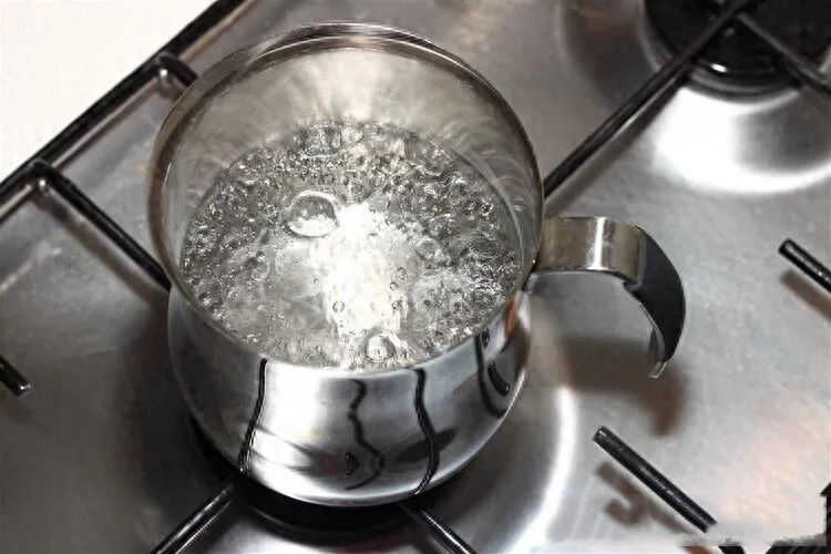 只喝燒開的自來水，不碰桶裝水礦泉水，最后結(jié)果如何？早知早受益