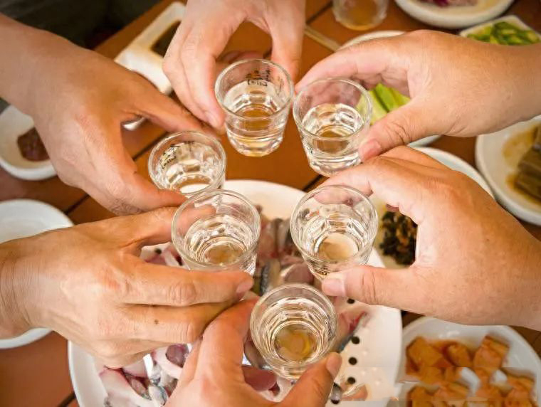 醫(yī)生坦言：男性如果長(zhǎng)期不飲酒，一段時(shí)間后，身體會(huì)出現(xiàn)5大變化