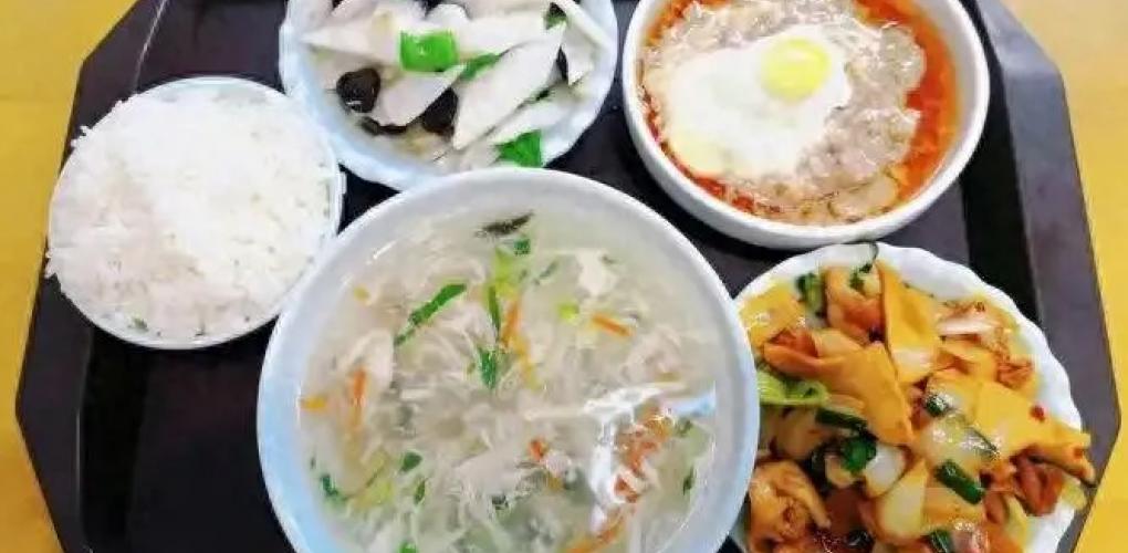 一吃東西就容易飽？警惕：別以為只是胃口小，或是這3種疾病預(yù)警