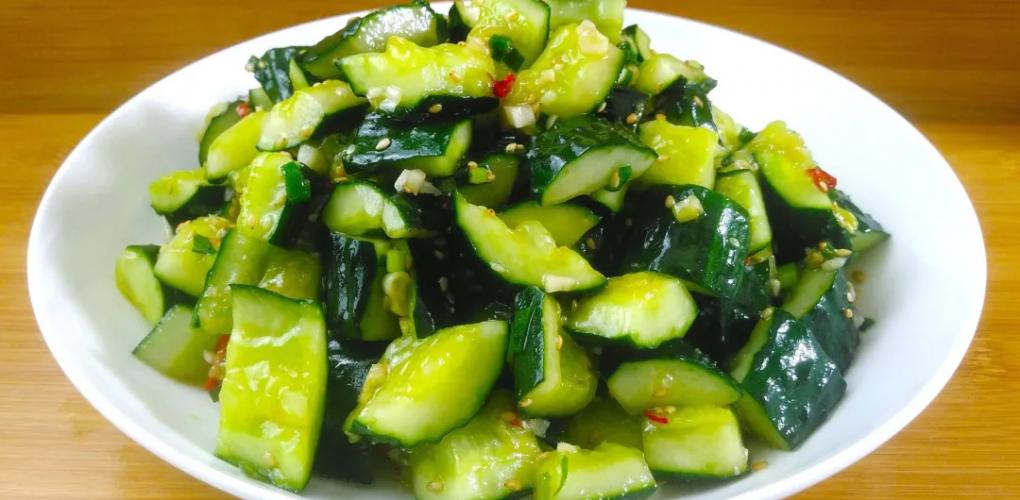 黃瓜大量上市！醫(yī)生：黃瓜雖好，但患這3類疾病的人謹(jǐn)慎食用